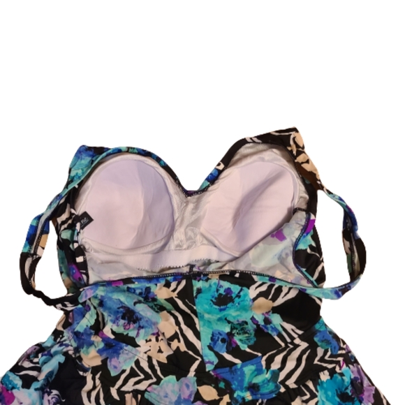 Maxine of Hollywood Onepiece Swimdress - Picture 4 of 6